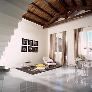 Right House - Characteristic Marina District , Cagliari Italia